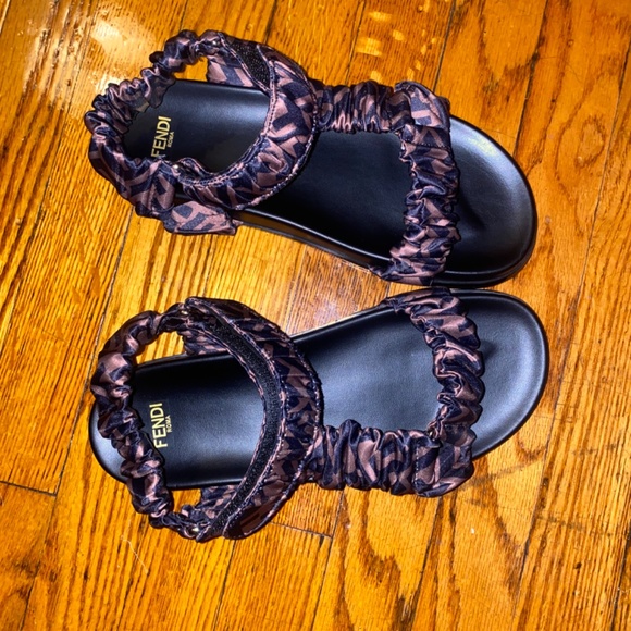 Sandals - Picture 2 of 3